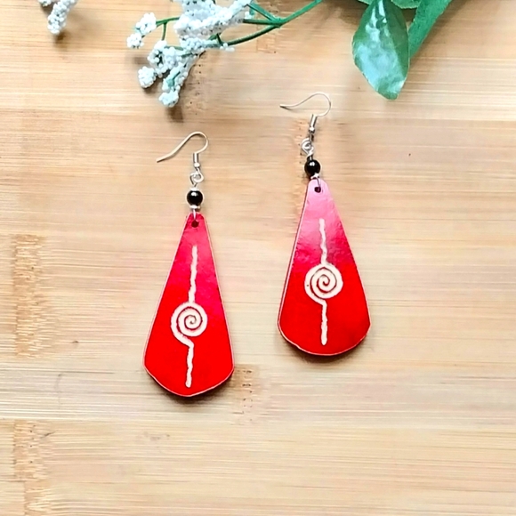No Brand Jewelry - 1PR Red Spiral Drop Earrings